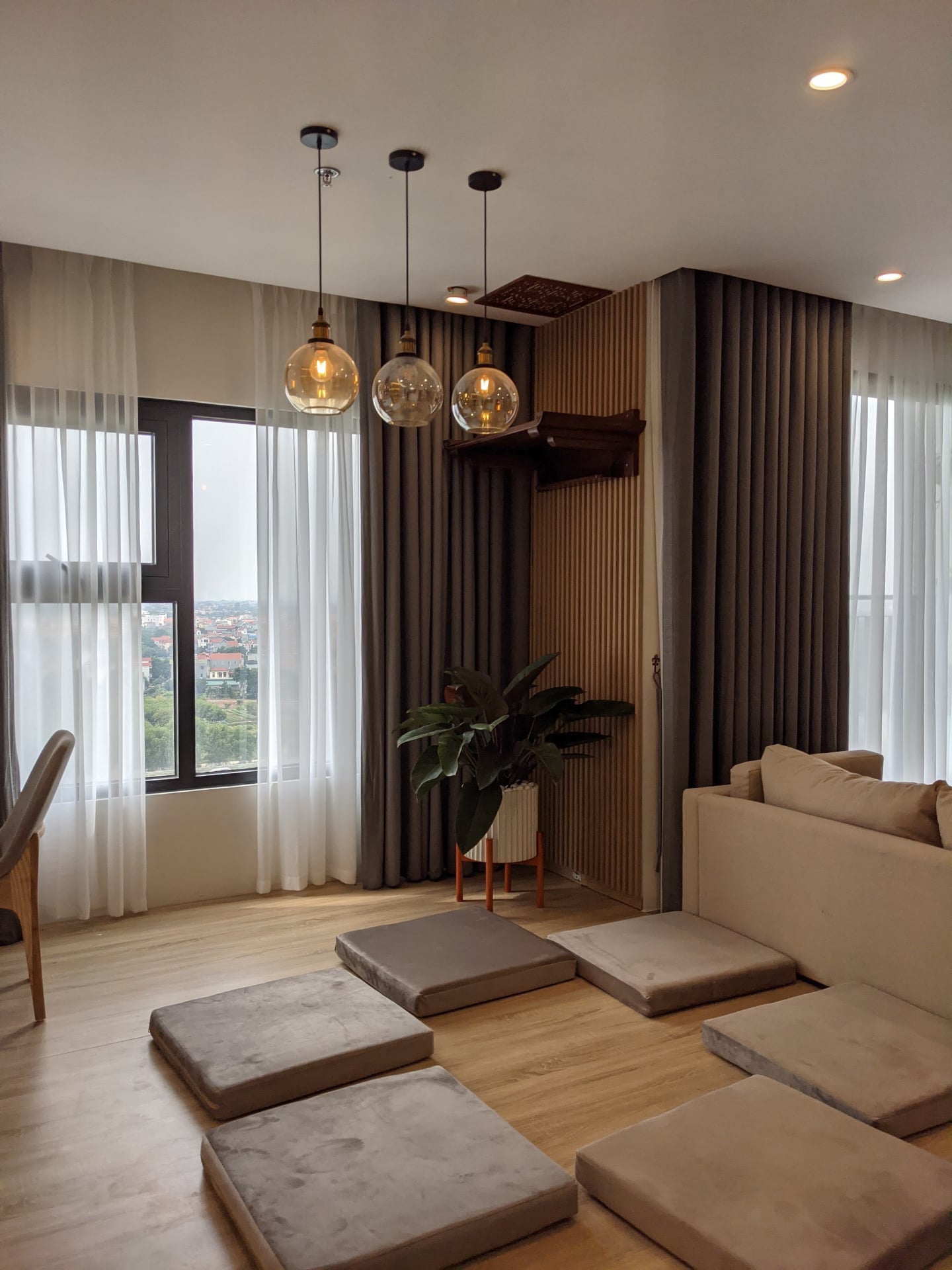Nhà anh Thiện chị Hằng